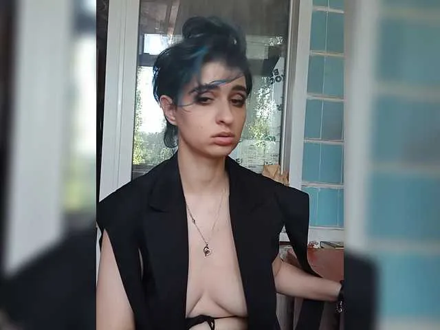 Live sex webcam photo for CyberSiren #293816235