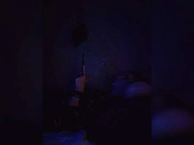 Live sex webcam photo for CyberSiren #294072449