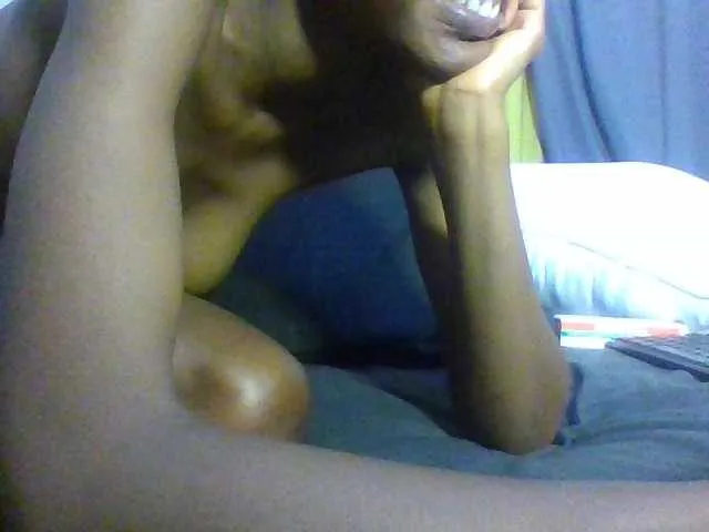 Live sex webcam photo for Cynne #293781397
