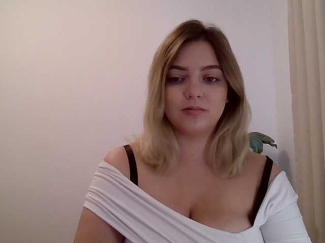 Live sex webcam photo for CynthiaGold #289325625