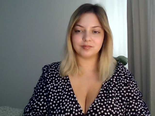 Live sex webcam photo for CynthiaGold #289955574