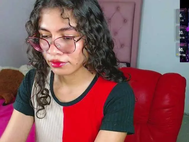 Live sex webcam photo for Cyntiaross #290755388