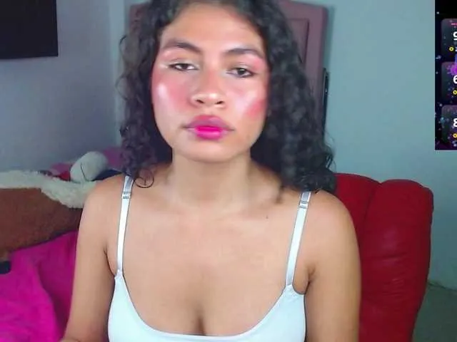 Live sex webcam photo for Cyntiaross #291196618