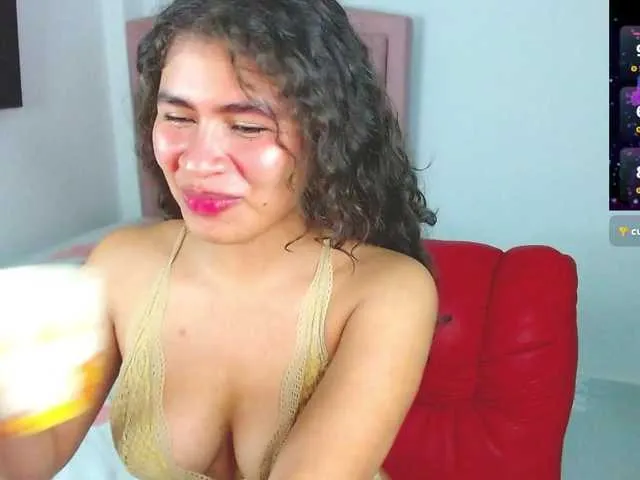 Live sex webcam photo for Cyntiaross #291375619