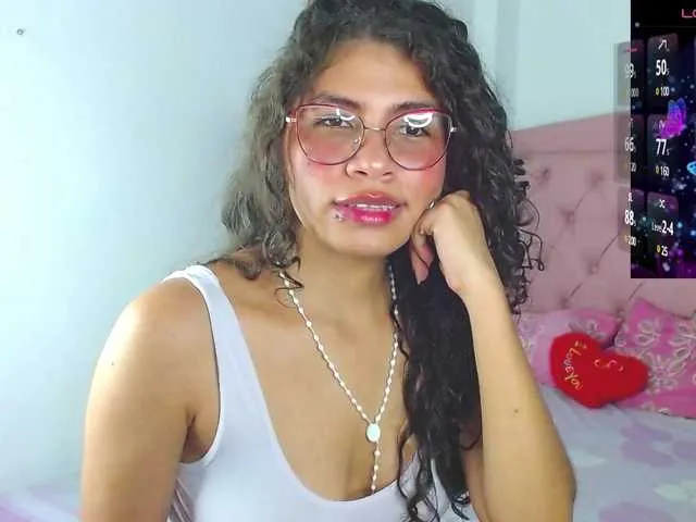 Live sex webcam photo for Cyntiaross #291525843