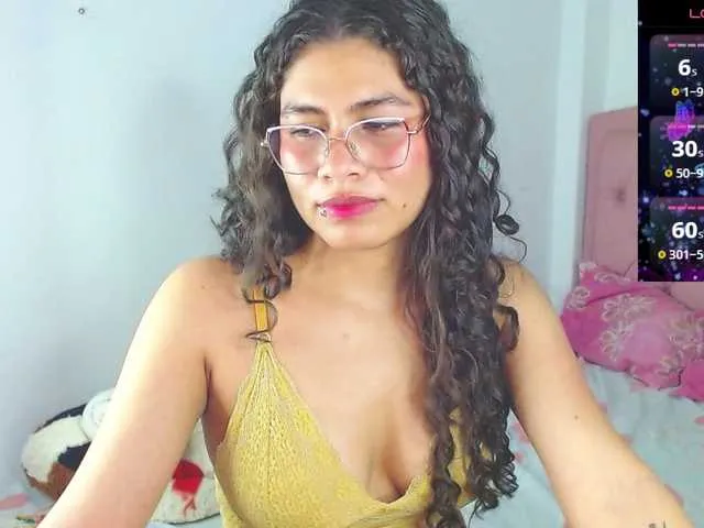 Live sex webcam photo for Cyntiaross #292492492