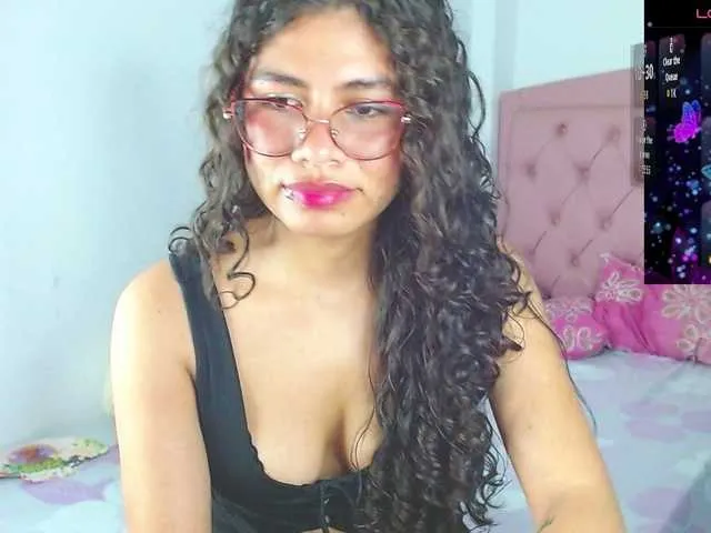 Live sex webcam photo for Cyntiaross #292689003