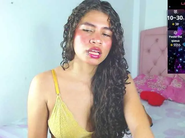 Live sex webcam photo for Cyntiaross #292725655