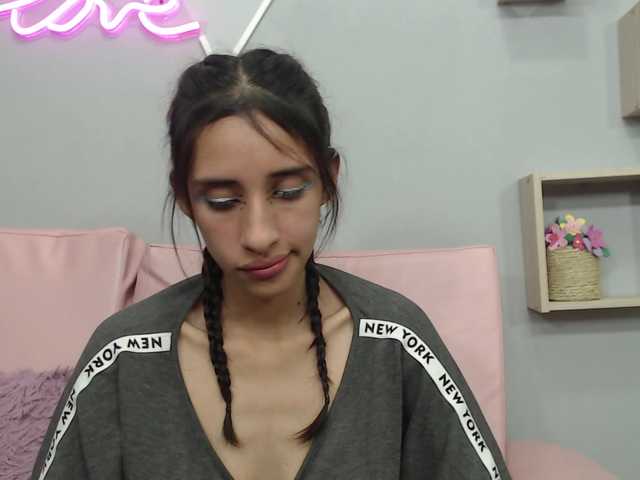 Live sex webcam photo for Cyrano-Roxana #275483451