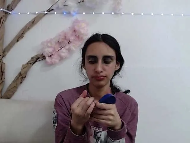 Live sex webcam photo for Cyrano-Roxana #292391777