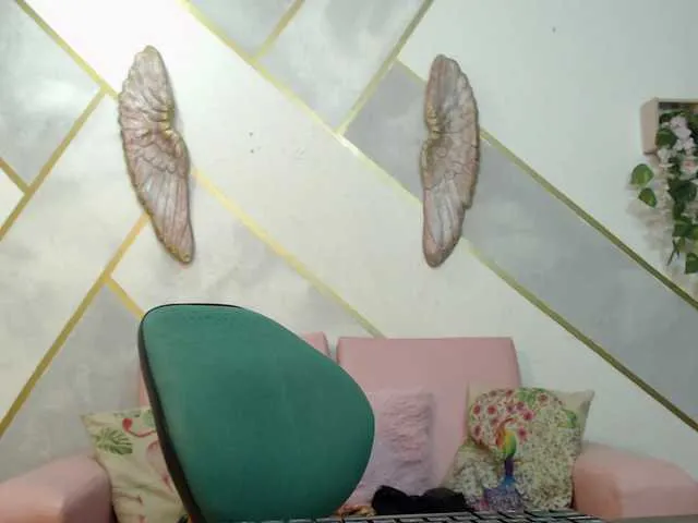 Live sex webcam photo for Cyrano-Roxana #292419700