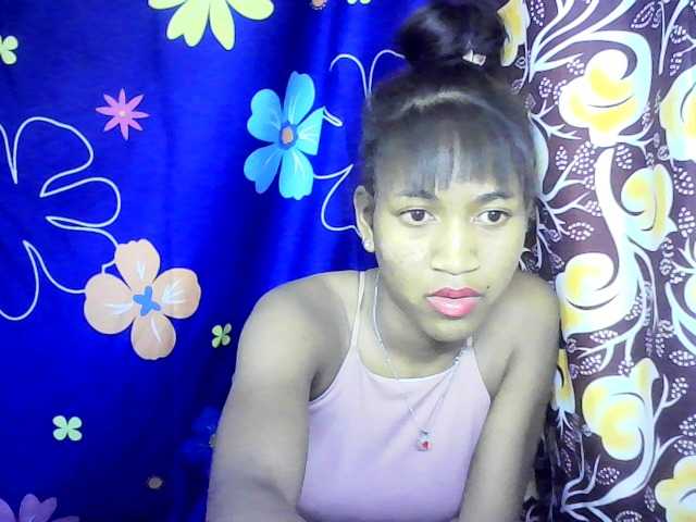 Live sex webcam photo for Cyrus20- #273412947