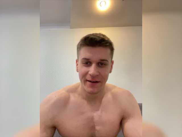 Live sex webcam photo for D-GREG #277731906