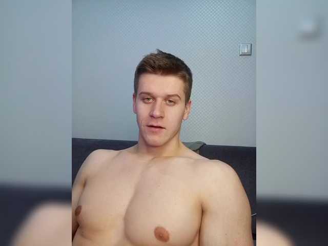 Live sex webcam photo for D-GREG #288336359