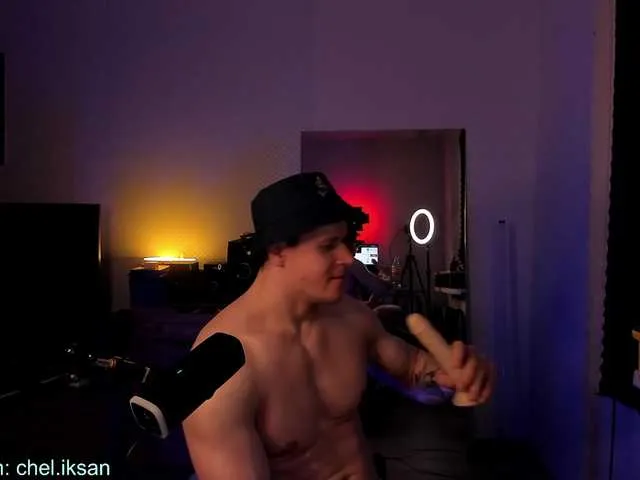 Live sex webcam photo for D-GREG #290831896