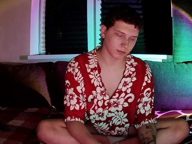 Live sex webcam photo for DANYWHO #275480394