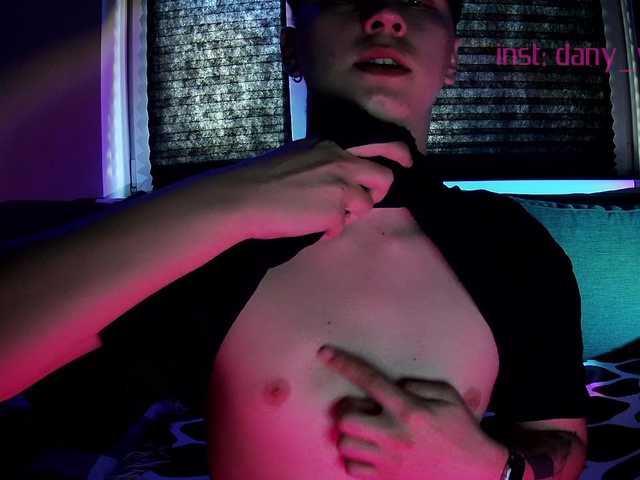 Live sex webcam photo for DANYWHO #275636336