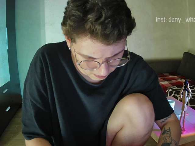 Live sex webcam photo for DANYWHO #276062047