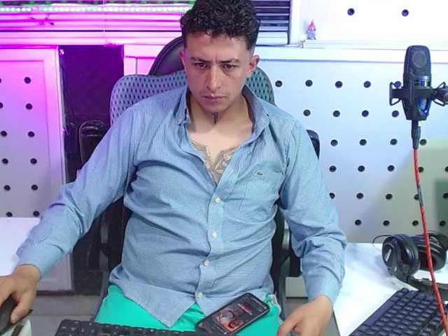 Live sex webcam photo for DARKO0717A #291827088