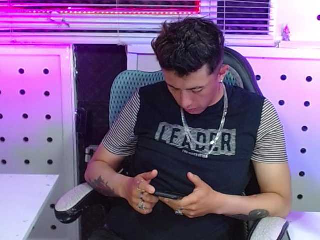 Live sex webcam photo for DARKO0717A #291846165