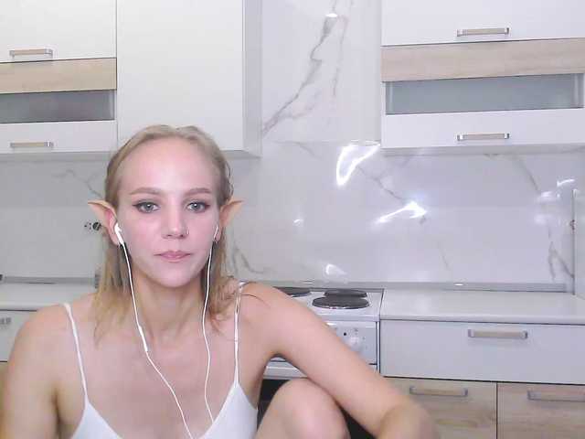 Live sex webcam photo for DASHII #276089896