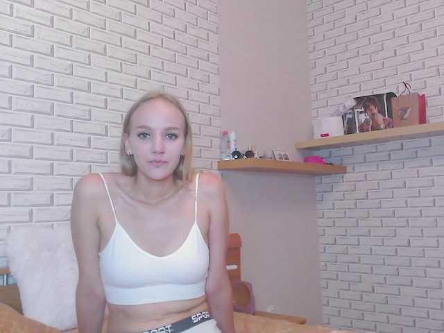 Live sex webcam photo for DASHII #276102135