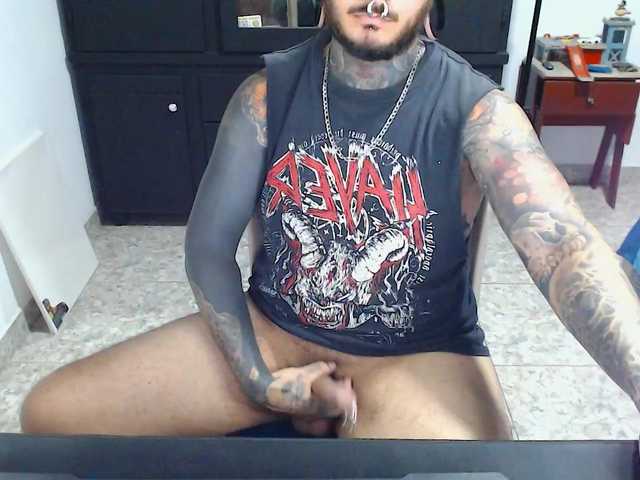 Live sex webcam photo for DEATH-INK666 #287373392