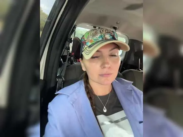 Live sex webcam photo for DIVORA #291899921