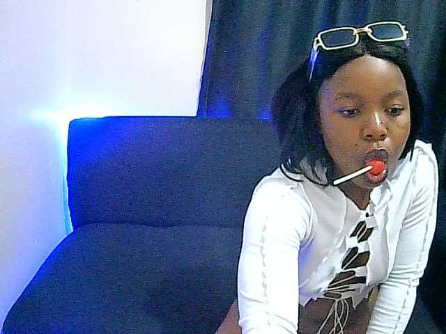 Live sex webcam photo for DLicker2002 #272168085