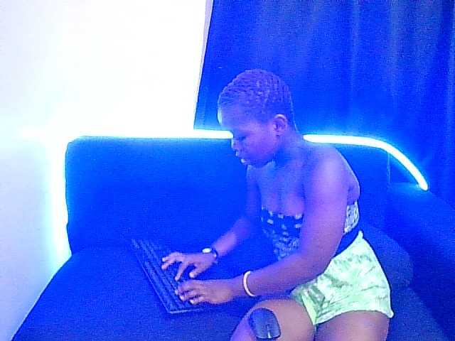 Live sex webcam photo for DLicker2002 #272179339