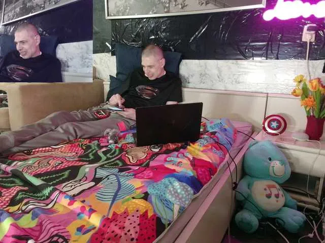 Live sex webcam photo for DOGGYRAY #290745078