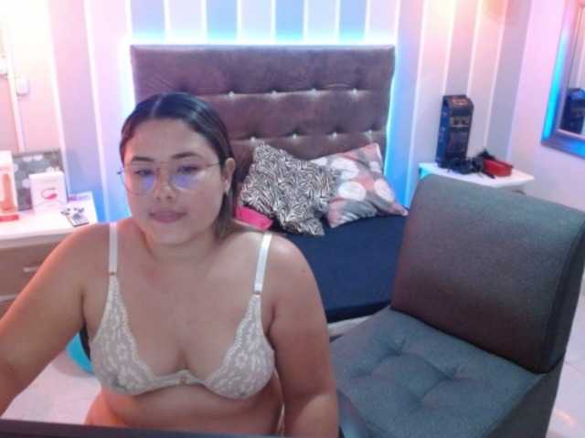 Live sex webcam photo for DONNACLARK #273479157