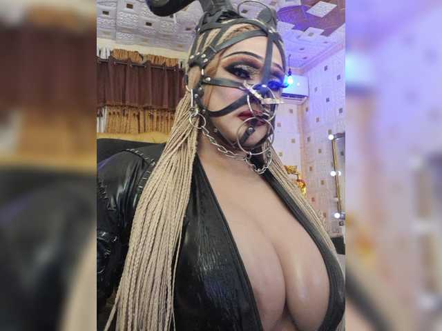 Live sex webcam photo for DRAGtoHELL #273895441