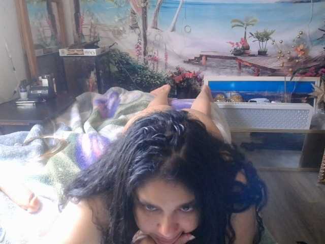 Live sex webcam photo for DUMBHOEMELANIE #283580820