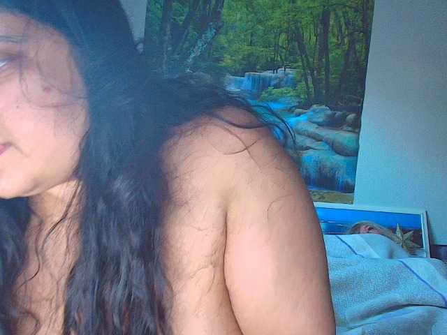 Live sex webcam photo for DUMBHOEMELANIE #290188270