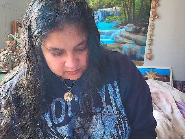 Live sex webcam photo for DUMBHOEMELANIE #290529493