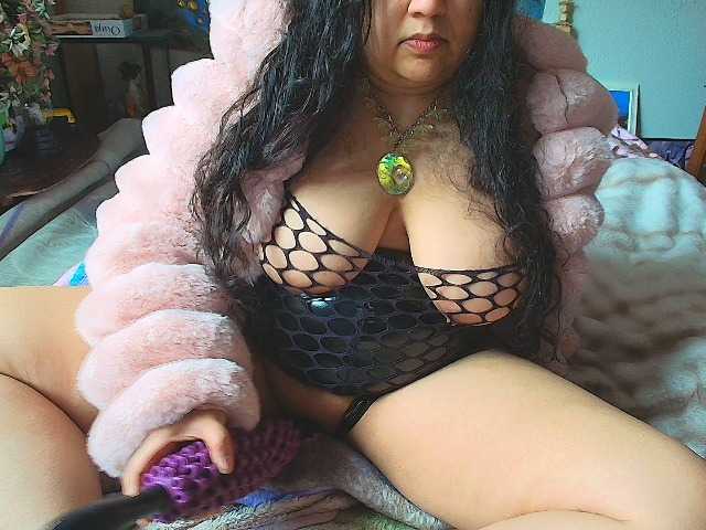 Live sex webcam photo for DUMBHOEMELANIE #290678896