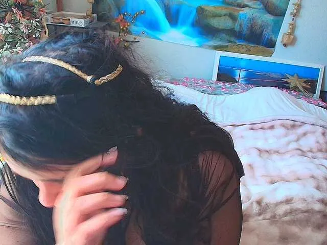 Live sex webcam photo for DUMBHOEMELANIE #290870197