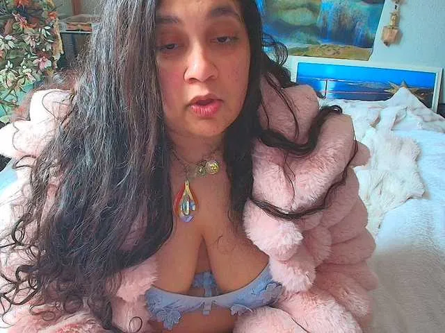 Live sex webcam photo for DUMBHOEMELANIE #290890465