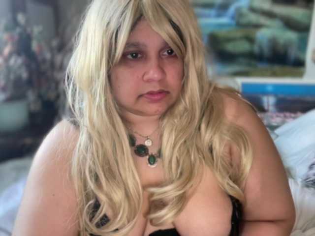 Live sex webcam photo for DUMBHOEMELANIE #291436181