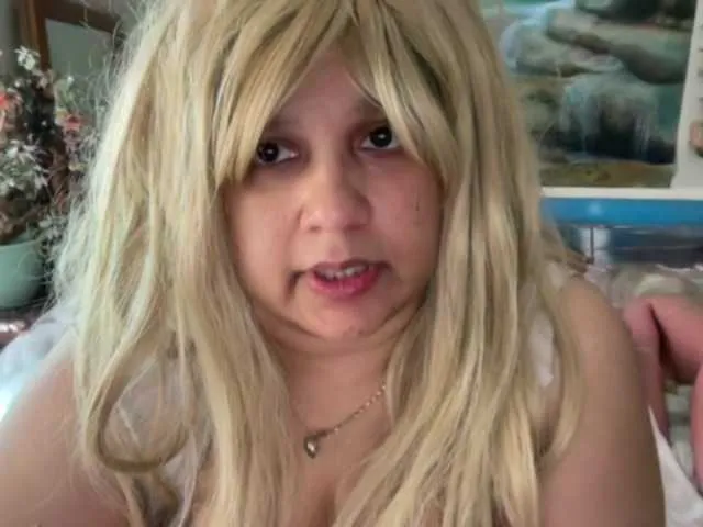 Live sex webcam photo for DUMBHOEMELANIE #291682186