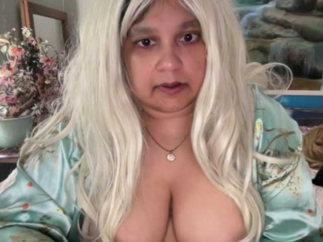 Live sex webcam photo for DUMBHOEMELANIE #291721937