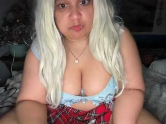 Live sex webcam photo for DUMBHOEMELANIE #291777033