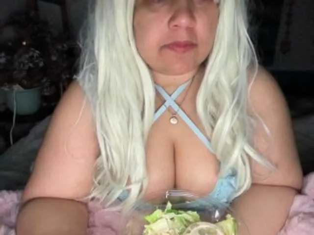 Live sex webcam photo for DUMBHOEMELANIE #291823812