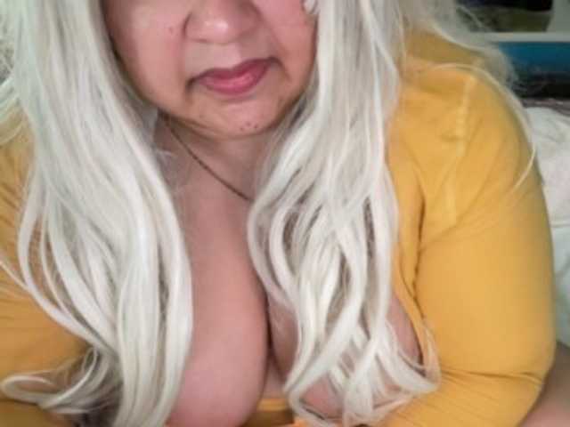 Live sex webcam photo for DUMBHOEMELANIE #291839190