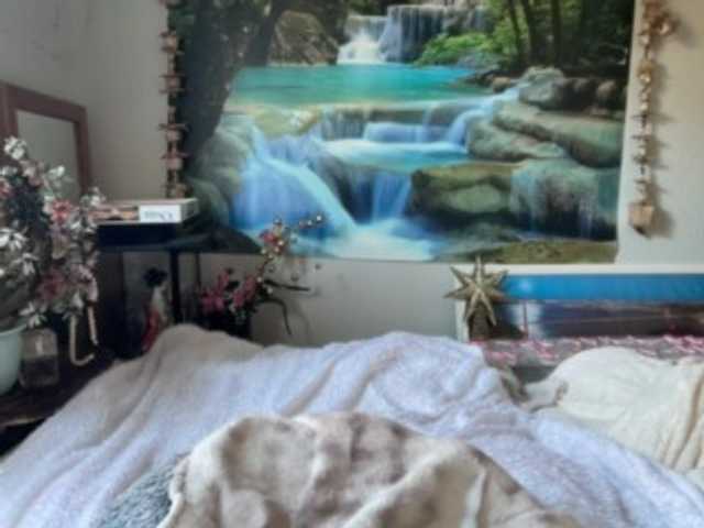 Live sex webcam photo for DUMBHOEMELANIE #291841416