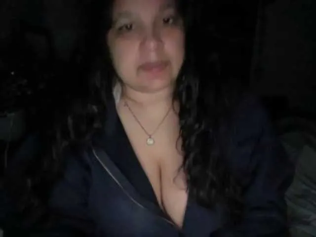 Live sex webcam photo for DUMBHOEMELANIE #291980142