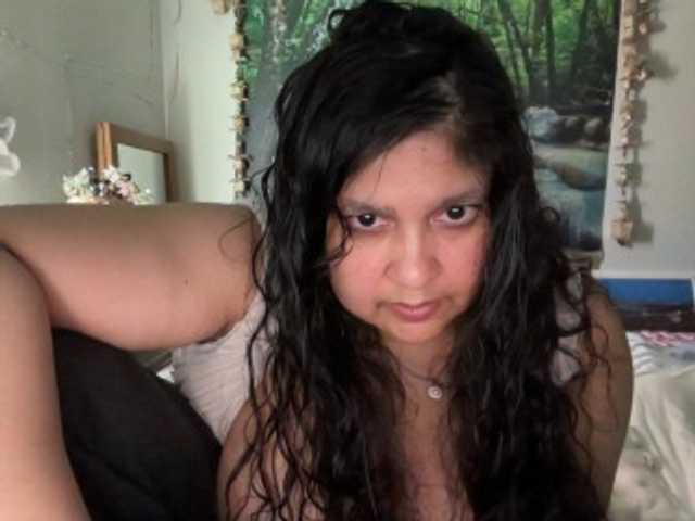 Live sex webcam photo for DUMBHOEMELANIE #291988316