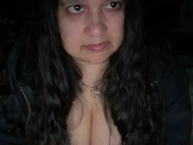 Live sex webcam photo for DUMBHOEMELANIE #292211716