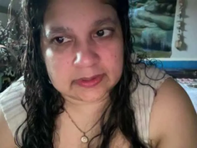 Live sex webcam photo for DUMBHOEMELANIE #292250636